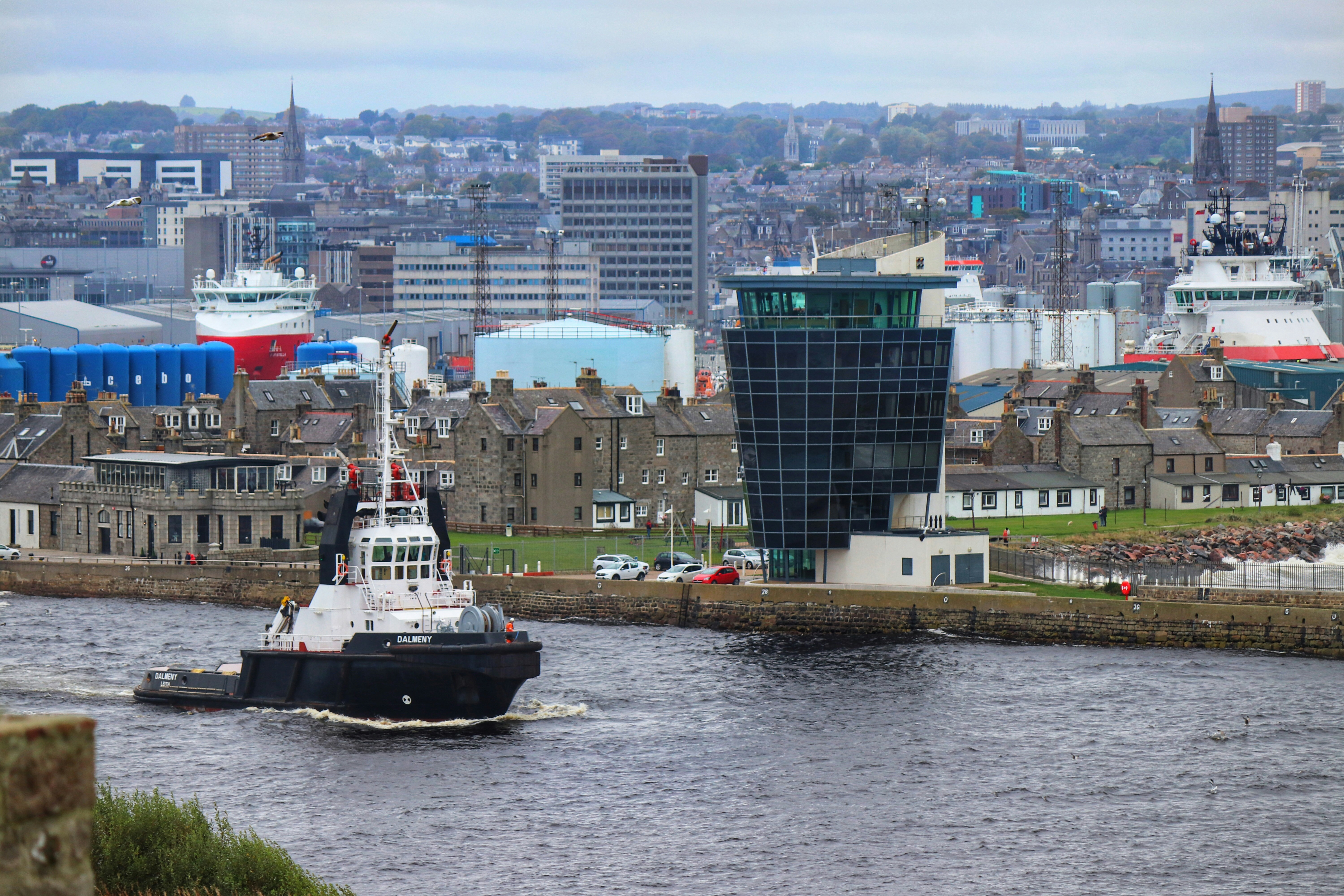 CIVIL SERVICE ENERGY JOBS TO MOVE TO ABERDEEN